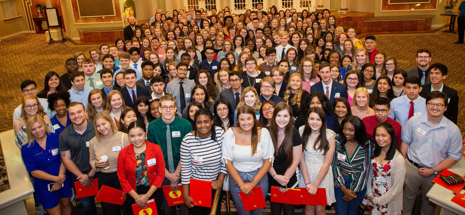 A large group photo of Golden Apple Scholars