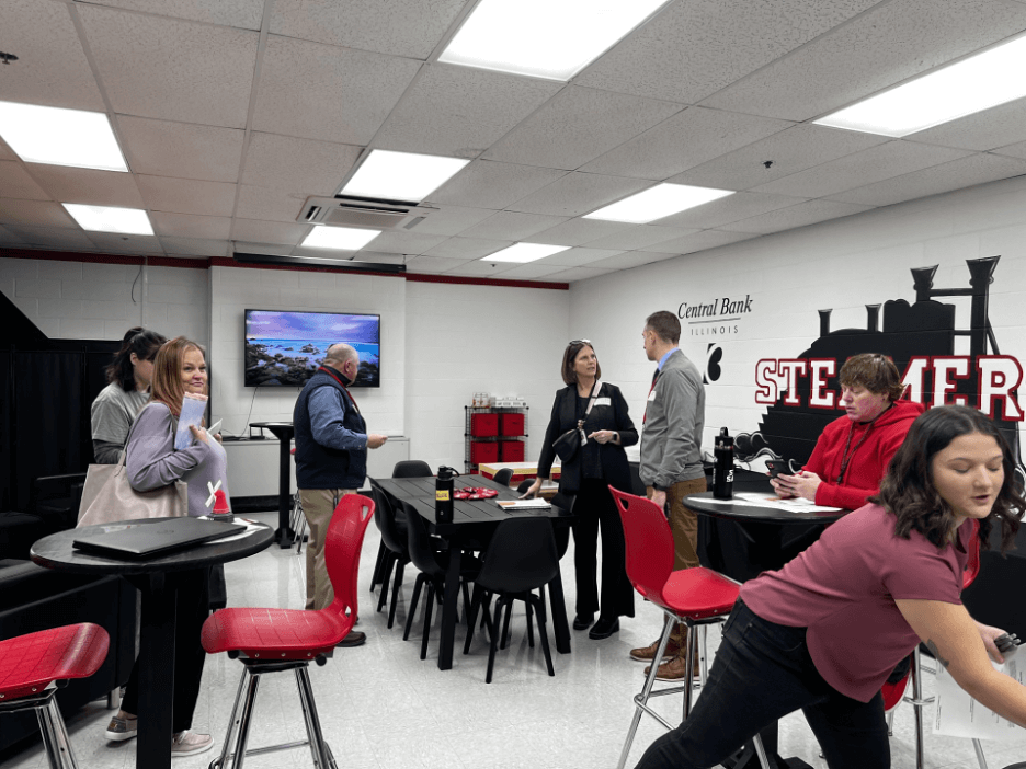 Attendees from Belvidere District 100 and Rock Island-Milan School District 41 enjoying the Steamer Suite during the in-person I-WIN event.